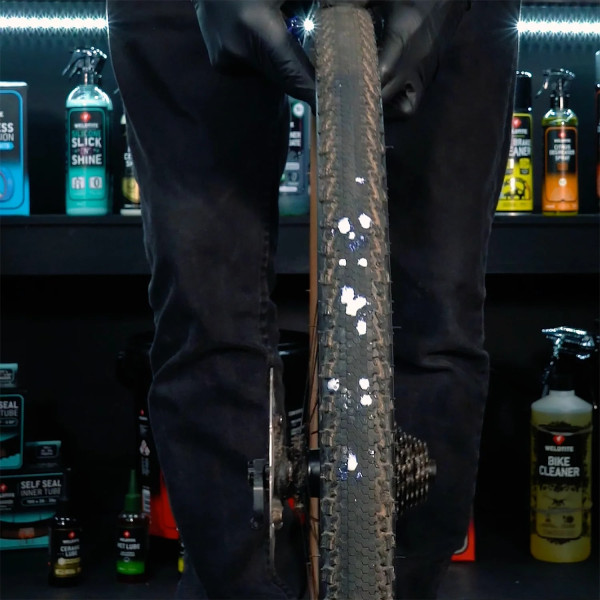 Герметик Weldtite 03093 Tubeless Sealant with Rubber Shred, для безкамерних шин, латексний, 1л