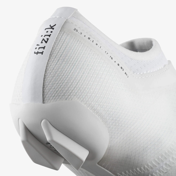 Обувь Fizik VEGA Carbon размер 41 белая